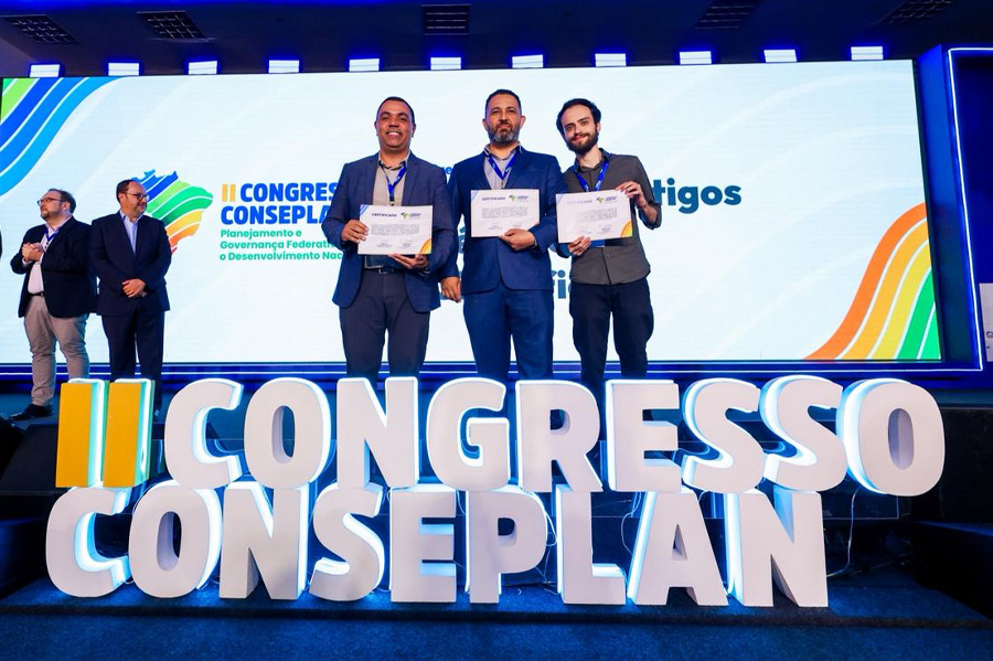 Economia conquista 1º lugar em premiação de artigos científicos no II Congresso Conseplan