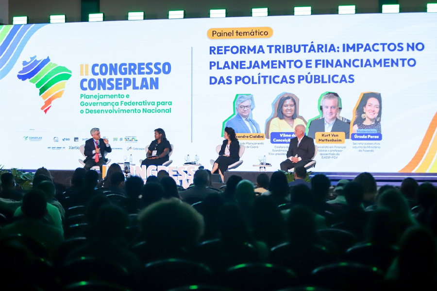 Seplag participa de painel sobre reforma tributária no Congresso do Conseplan